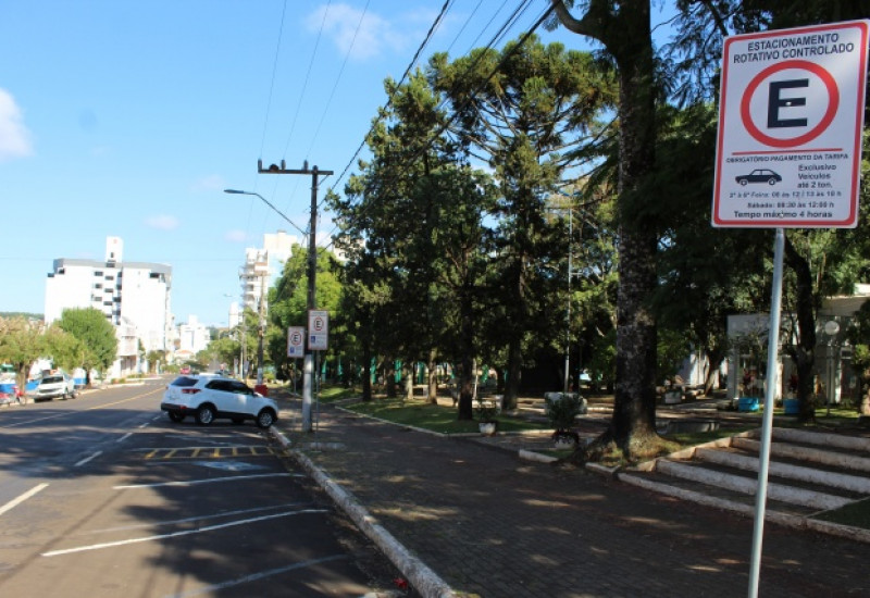 A possível volta do estacionamento rotativo cobrado gerou muita polêmica nas redes sociais (Foto WH3)