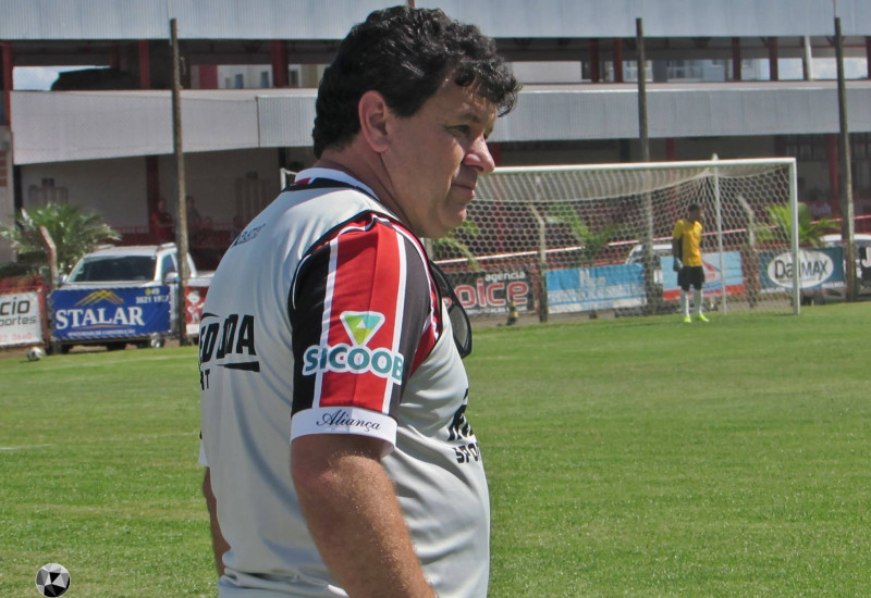 Aliança do técnico Bijú novamente é destaque do Regional (Foto: Gustavo Probst)