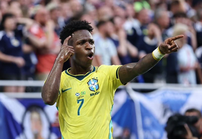 Vini Jr faz a diferença com a camisa do Brasil e se candidata para ser o melhor da Copa (Foto: Fifa)