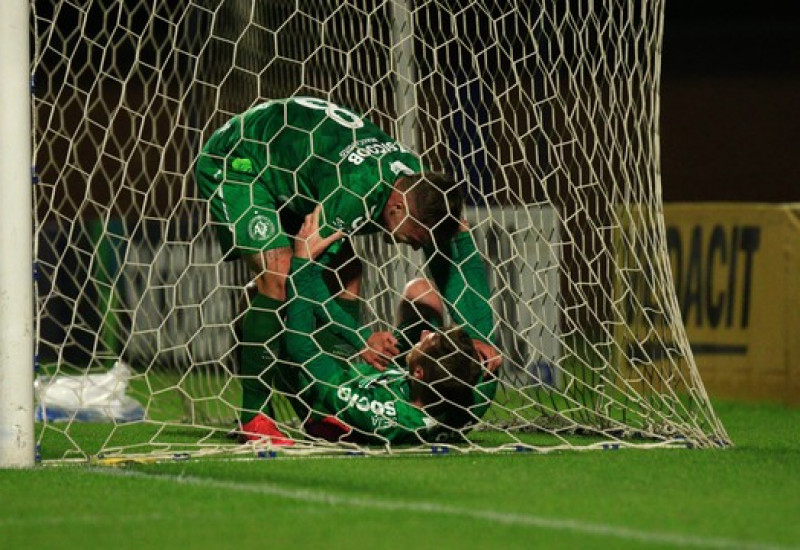 Mesmo sem repetir o bom futebol do primeiro duelo, Chape soube segurar o Avaí