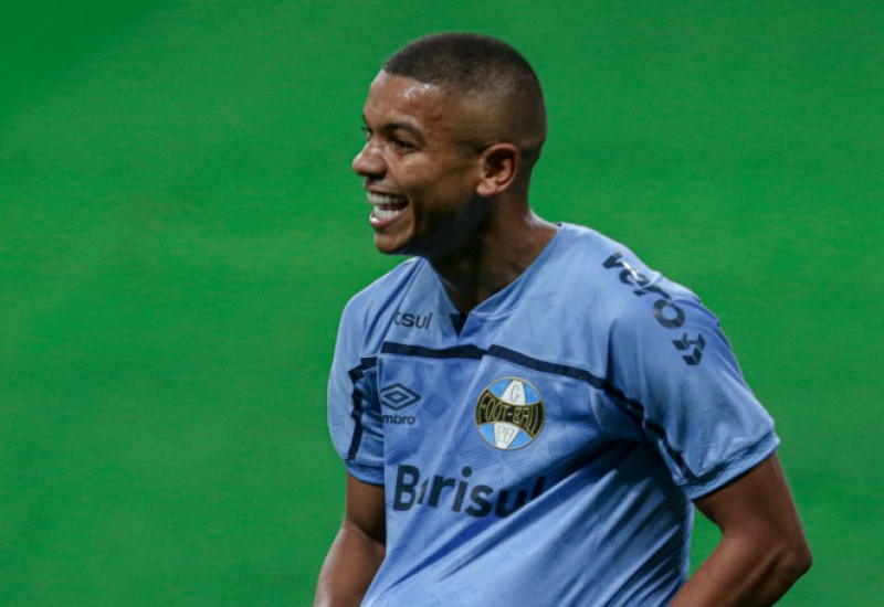 David Braz retorna à zaga titular do tricolor gaúcho