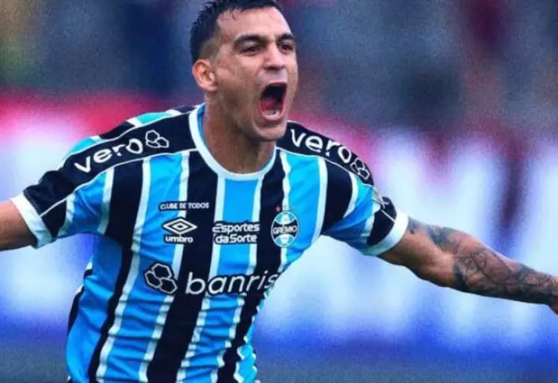 Cristaldo abriu o caminho da vitória tricolor (Foto: Lucas Uebel/Grêmio)