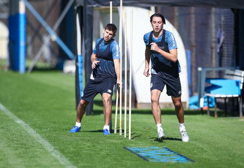 Kannemann e GEronel tem chances de retornar contra o Santos