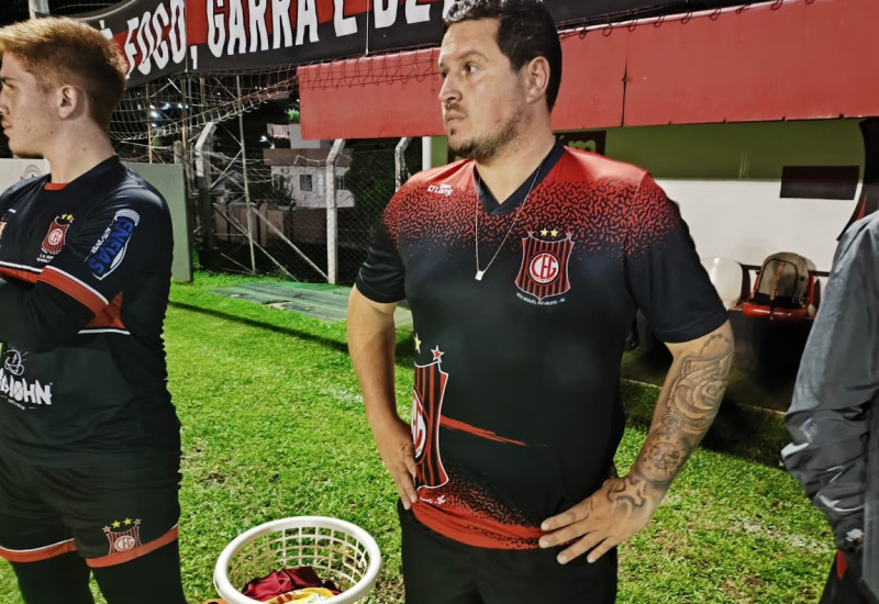 Guarani do técnico Teixeira busca uma vitória mesmo jogando fora de casa (Foto: Sergio Wathier/JRTV)