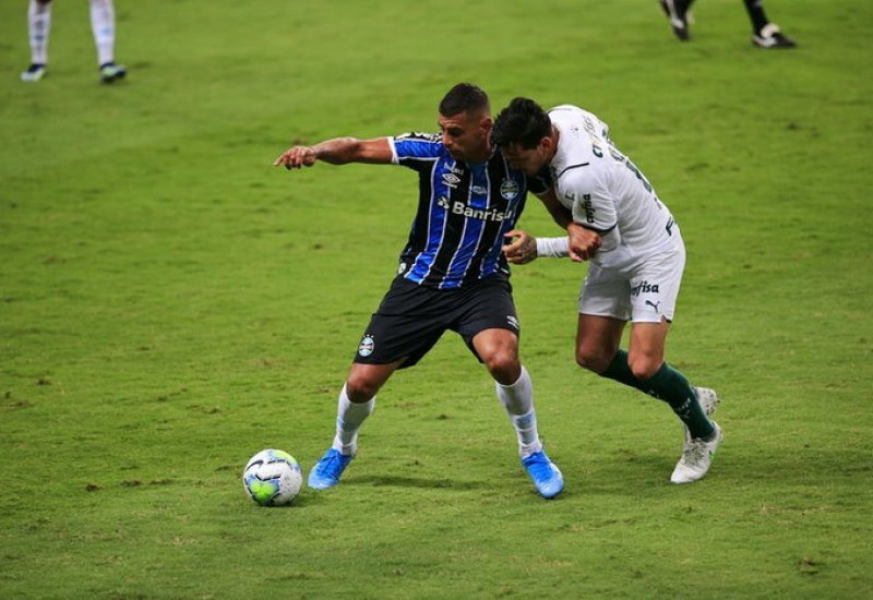 Diego Souza sofreu dura marcação, por vezes violenta